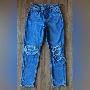 American Eagle High Rise Mom Jean Size 4